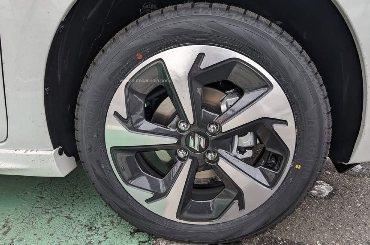 2024 Maruti Suzuki Swift alloy wheels